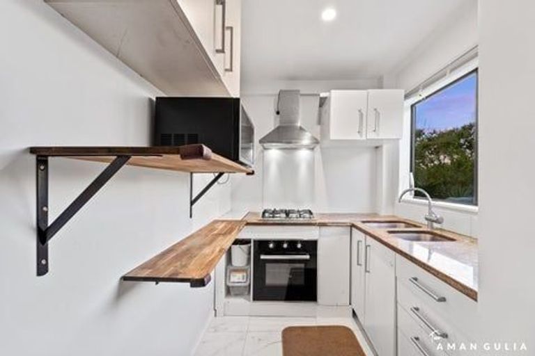 Photo of property in 18 Hydra Place, Glen Eden, Auckland, 0602