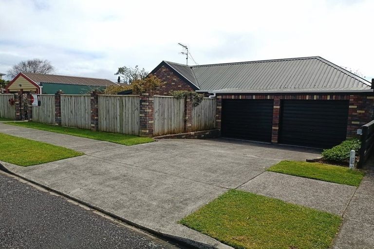 Photo of property in 3 Rennell Street, Frankleigh Park, New Plymouth, 4310