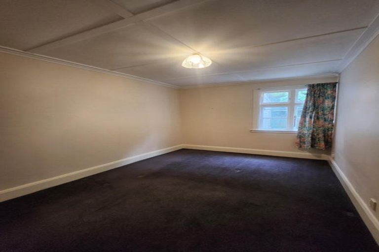 Photo of property in 46 Queens Drive, Lyall Bay, Wellington, 6022