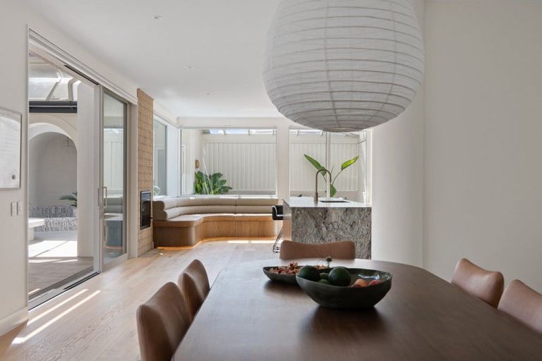 Photo of property in 93 Carlton Mill Road, Merivale, Christchurch, 8014