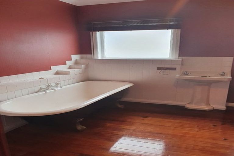 Photo of property in 49 Dorset Avenue, Westown, New Plymouth, 4310