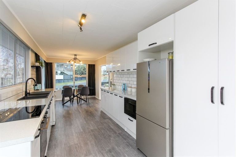 Photo of property in 3 Erica Place, Bell Block, New Plymouth, 4312