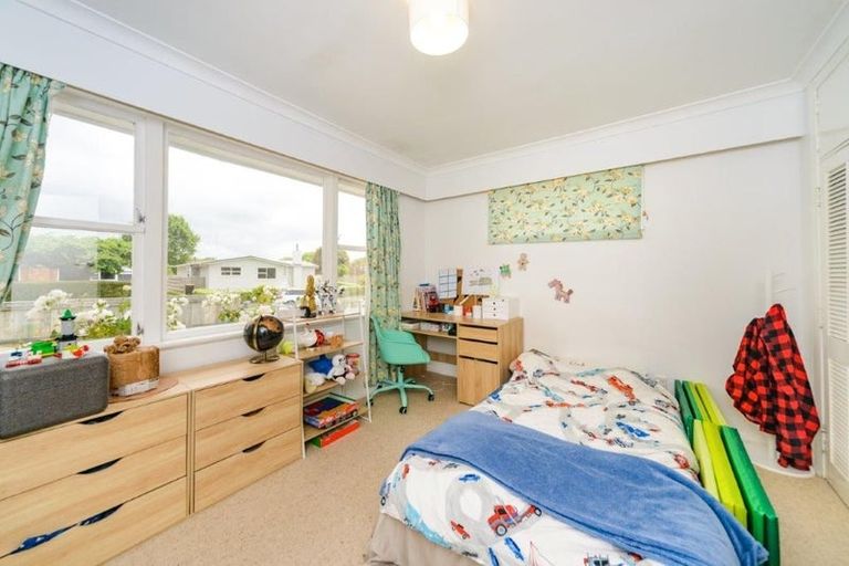 Photo of property in 62 Newcastle Street, Hokowhitu, Palmerston North, 4410