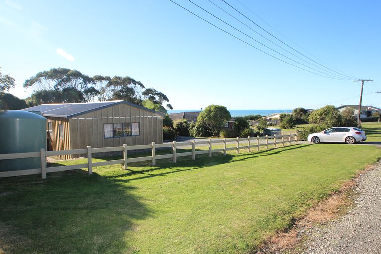 Photo of property in 32 Magdala Street, Kakanui, Oamaru, 9495