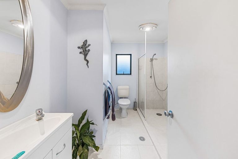 Photo of property in 1b Triangle Road, Massey, Auckland, 0614