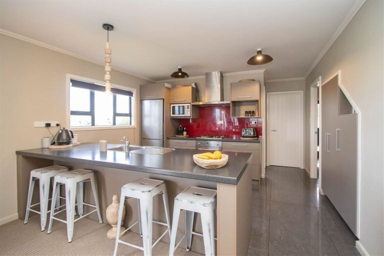 Photo of property in 98 Lincoln Road, Inglewood, 4389