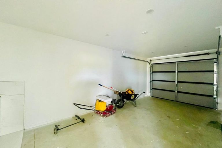 Photo of property in 76 Kauri Heart Avenue, Takanini, 2112