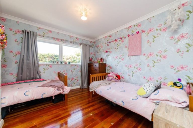 Photo of property in 16 Buick Crescent, Awapuni, Palmerston North, 4412