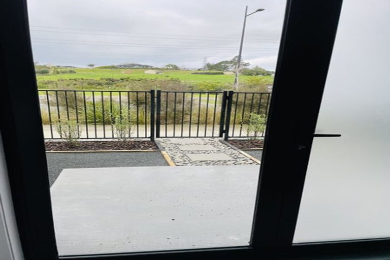 Photo of property in 3 Awakeri Street, Kumeu, 0810
