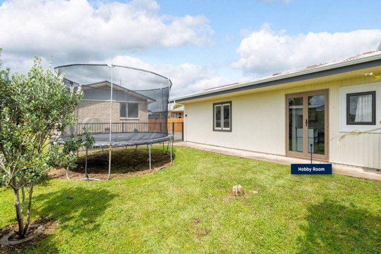 Photo of property in 21 Rhonda Avenue, Deanwell, Hamilton, 3206