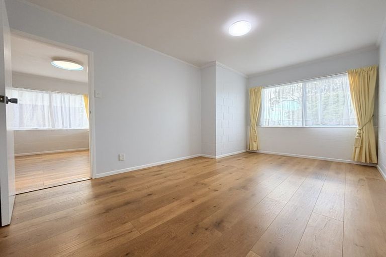 Photo of property in 62 Manhattan Heights, Glendene, Auckland, 0602