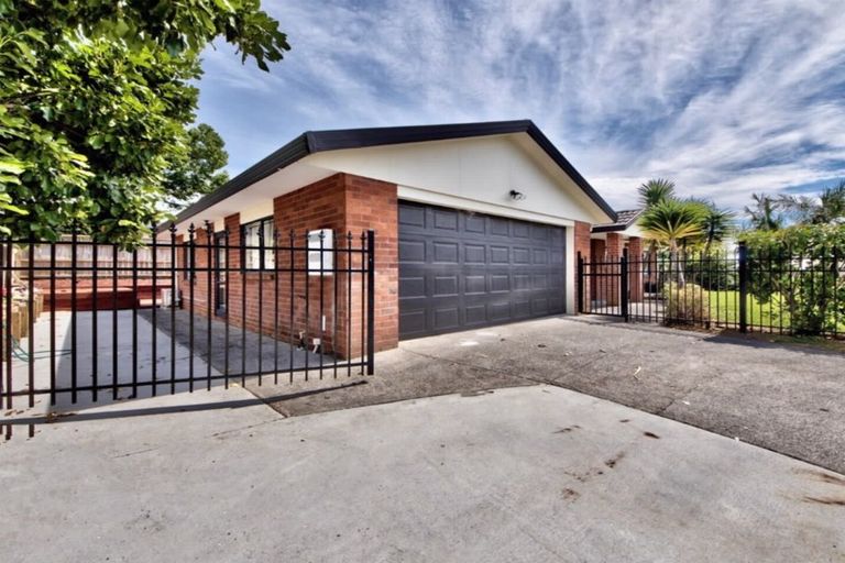 Photo of property in 22 Greenberry Drive, Ranui, Auckland, 0612