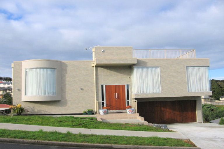 Photo of property in 6 Pistachio Place, Goodwood Heights, Auckland, 2105