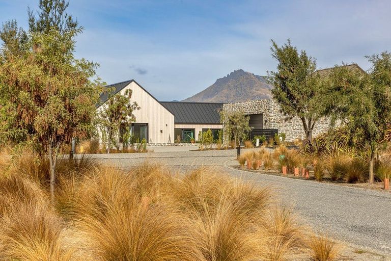 Photo of property in 18 Mckellar Drive, Jacks Point, Queenstown, 9371
