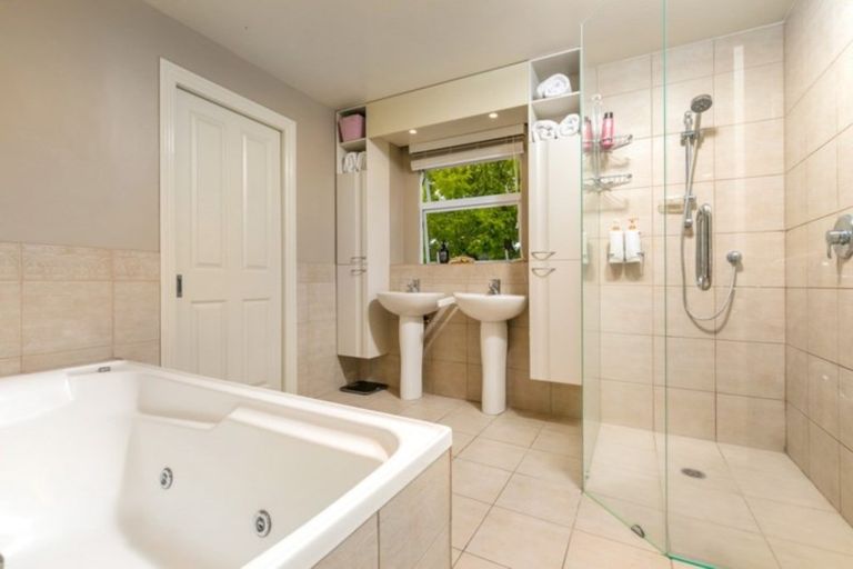 Photo of property in 12 Bushlands Park Drive, Albany, Auckland, 0632