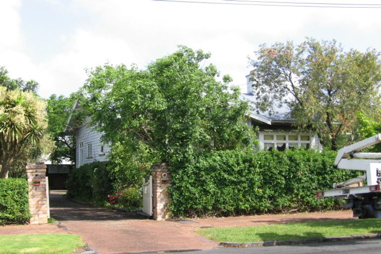Photo of property in 18 Formby Avenue, Point Chevalier, Auckland, 1022