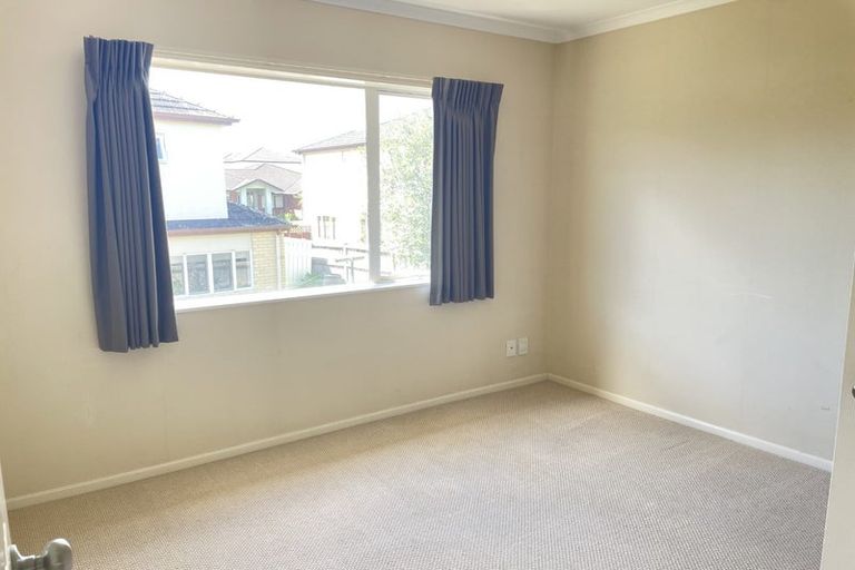 Photo of property in 6 Oswald Close, Flat Bush, Auckland, 2016