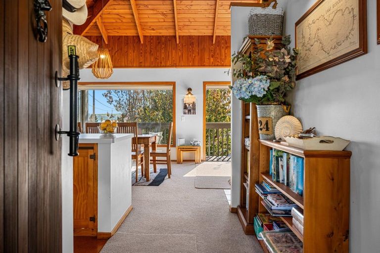 Photo of property in 32 Aoturoa Avenue, Rotoiti Forest, Rotorua, 3074