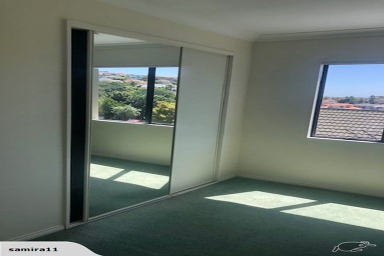 Photo of property in 25 The Enclave, Totara Heights, Auckland, 2105