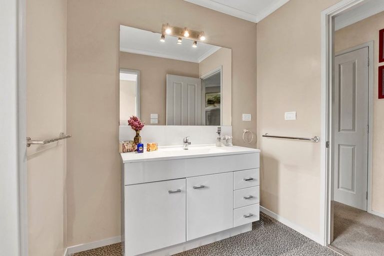 Photo of property in 325a Awai Road, Tarurutangi, New Plymouth, 4372