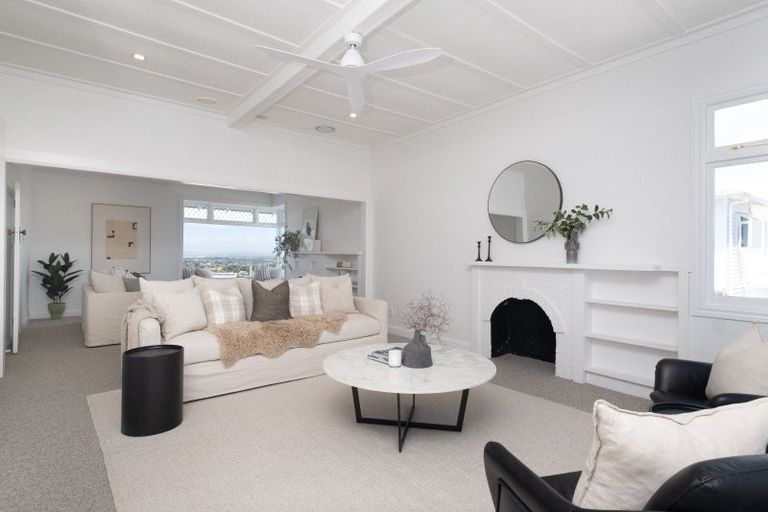 Photo of property in 44 Simla Terrace, Hospital Hill, Napier, 4110