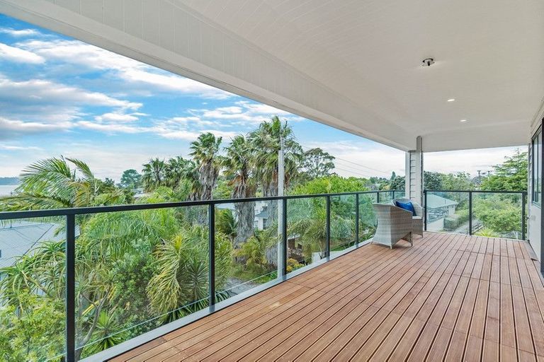 Photo of property in 48c Totara Road, Te Atatu Peninsula, Auckland, 0610