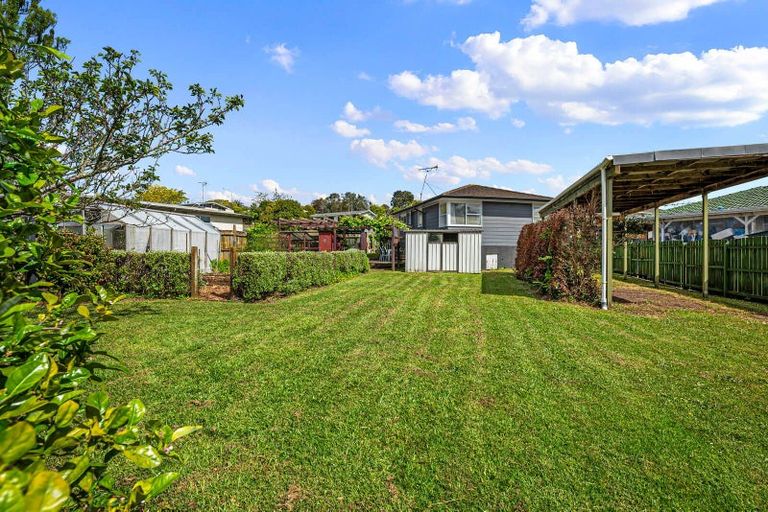 Photo of property in 25 Felgrove Street, Glendene, Auckland, 0602