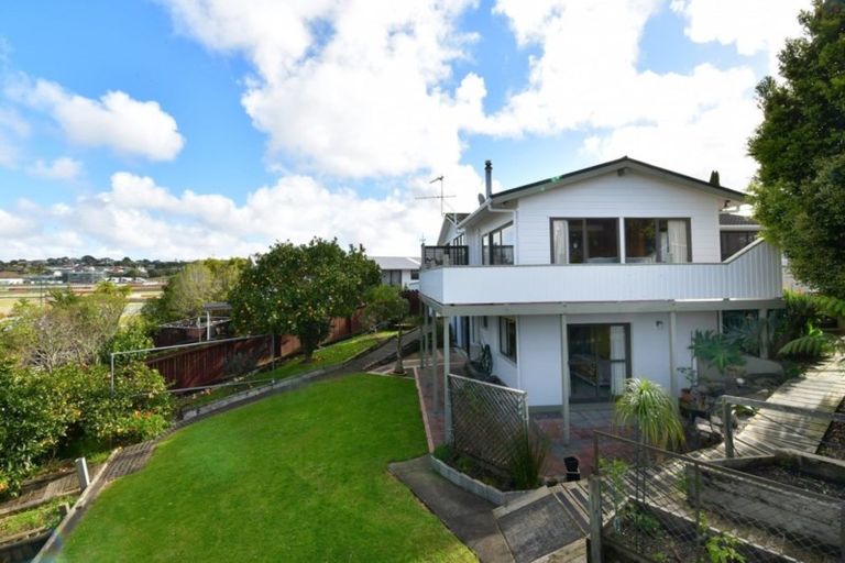 Photo of property in 49 Albatross Road, Red Beach, 0932