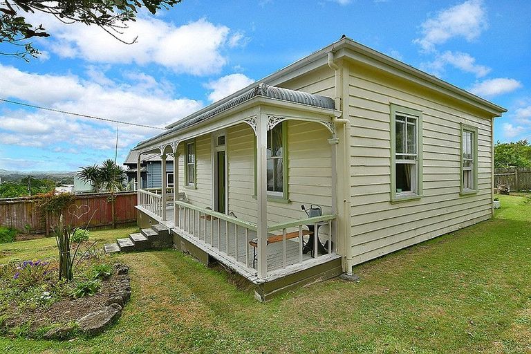 Photo of property in 14 Puriri Street, Helensville, 0800