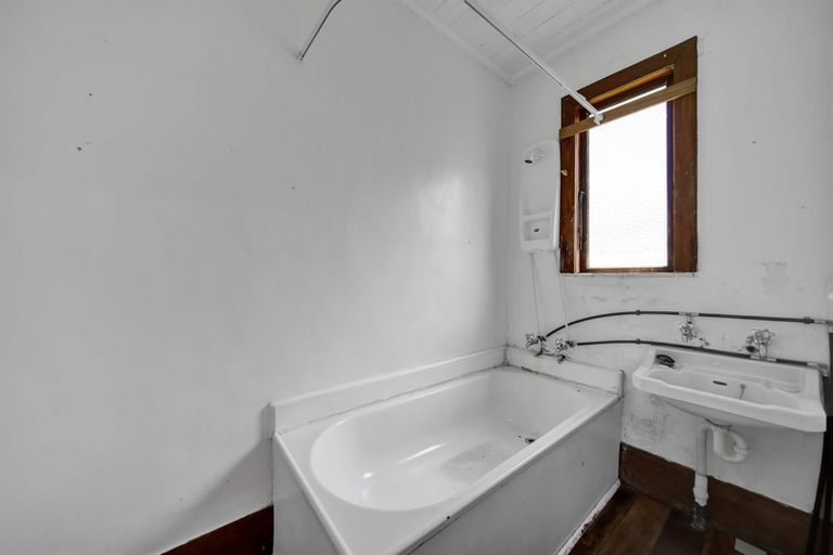 Photo of property in 44 Waihi Road, Hawera, 4610