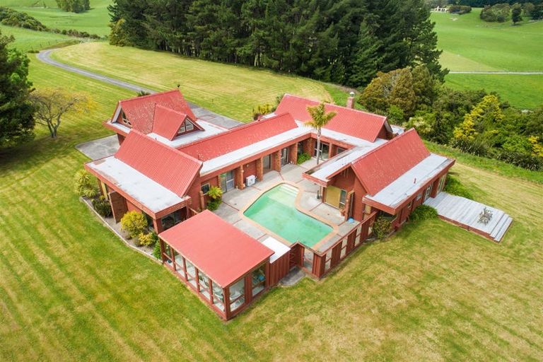 Photo of property in 588 Stoney Creek Road, Kelvin Grove, Palmerston North, 4470