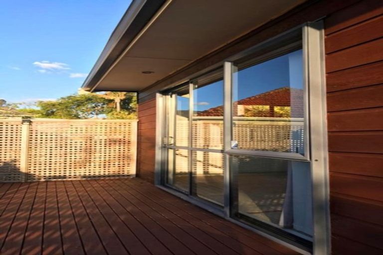 Photo of property in 29a Rosedale Road, Pinehill, Auckland, 0632