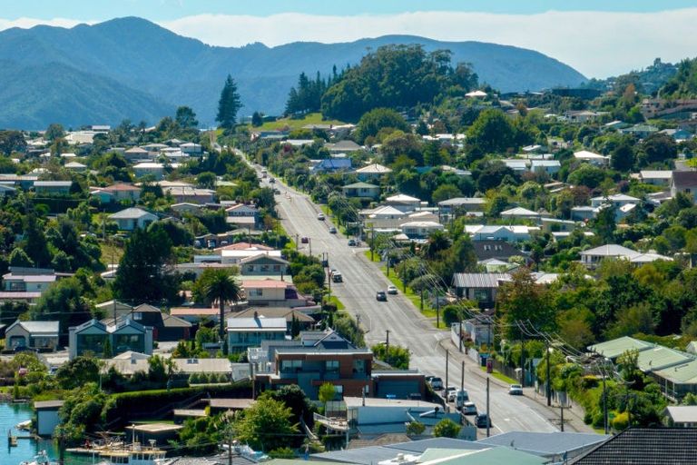 Photo of property in 3 Russell Street, Picton, 7220