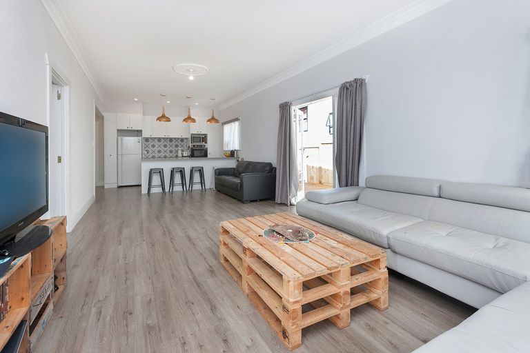 Photo of property in 1/23 Brandon Road, Glen Eden, Auckland, 0602