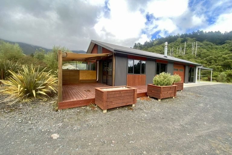 Photo of property in 120 Boons Valley Road, Waikawa, Picton, 7220