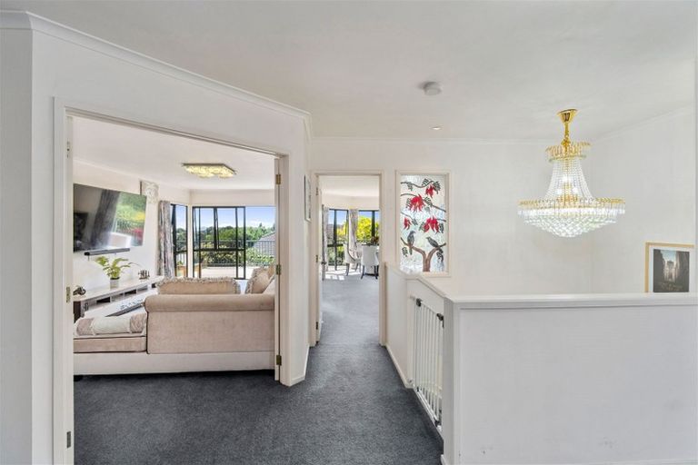 Photo of property in 36 Ewhurst Place, Goodwood Heights, Auckland, 2105