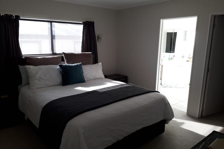 Photo of property in 811b Whangaparaoa Road, Manly, Whangaparaoa, 0930