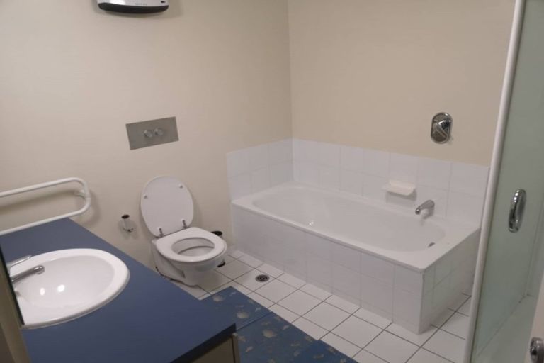 Photo of property in 21 Cambridge Terrace, Christchurch Central, Christchurch, 8013