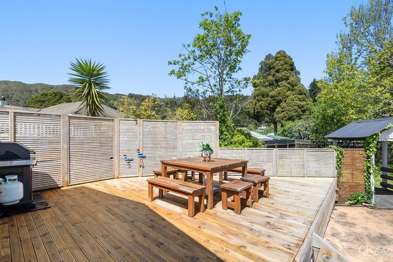 Photo of property in 76 Horoeka Street, Stokes Valley, Lower Hutt, 5019