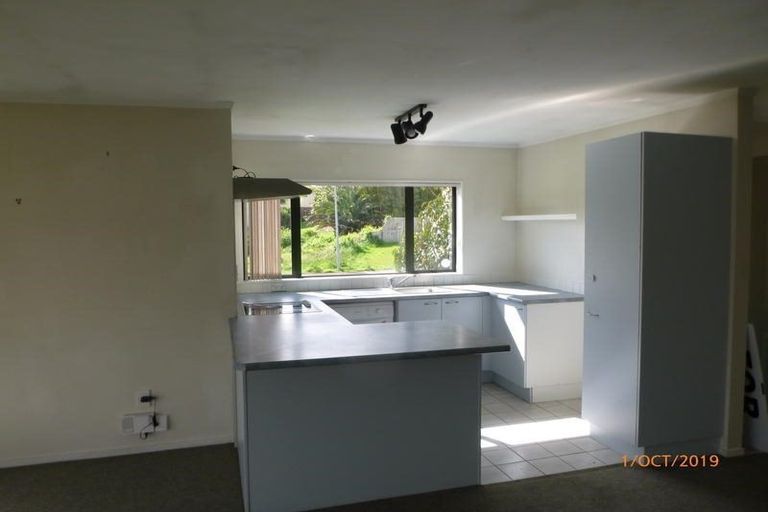 Photo of property in 26 Blueridge Close, Sunnyvale, Auckland, 0612