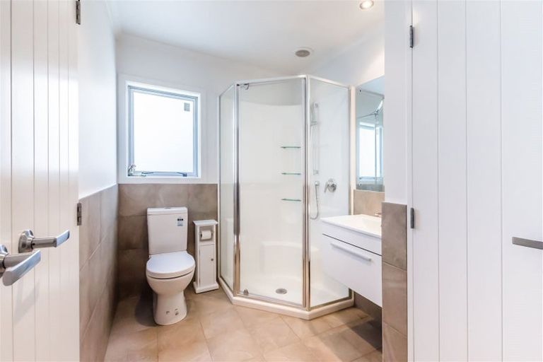 Photo of property in 10 Dale Road, Raumati South, Paraparaumu, 5032