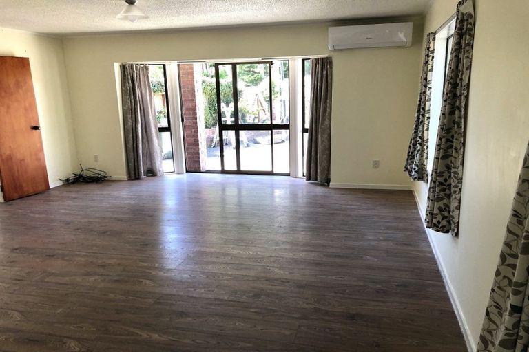 Photo of property in 2/22 Cornelian Crescent, Half Moon Bay, Auckland, 2012