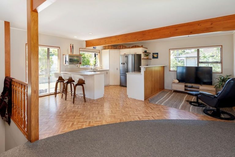 Photo of property in 7 Evelyn Road, Cockle Bay, Auckland, 2014