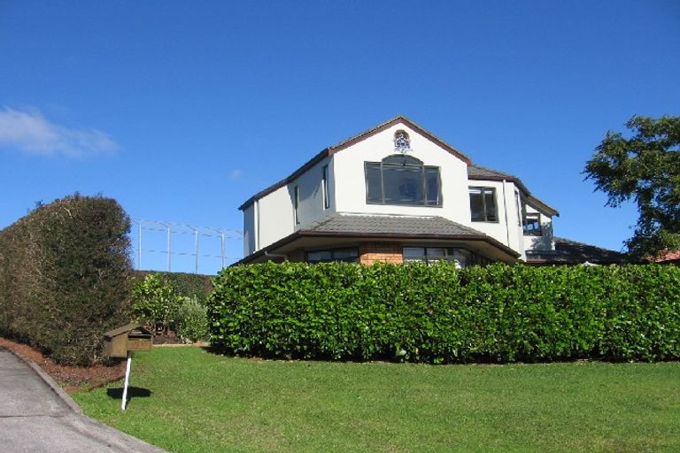 Photo of property in 10 Stonedge Lane, Rosedale, Auckland, 0632