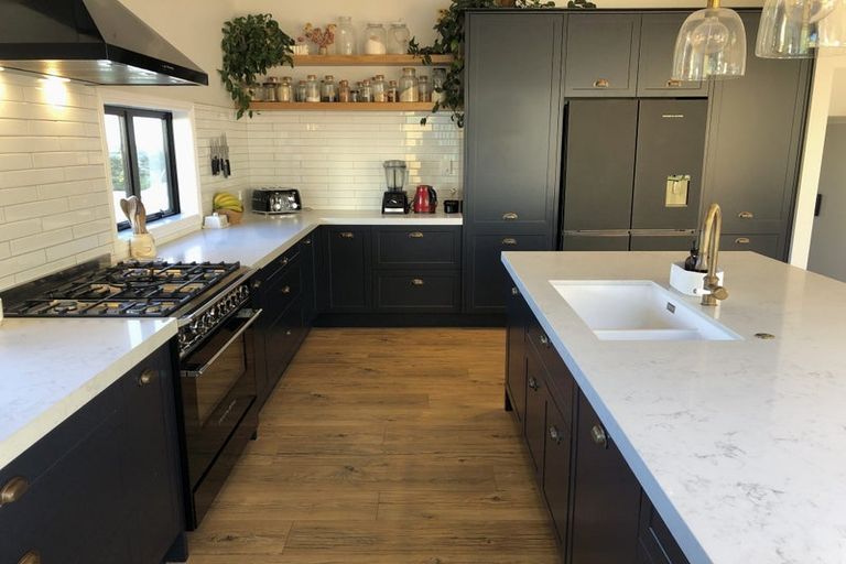 Photo of property in 50b Rangatira Road, Beach Haven, Auckland, 0626