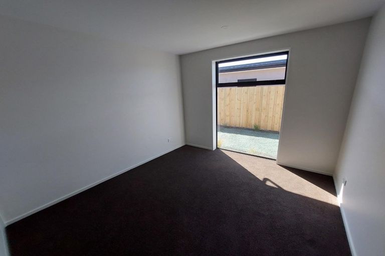 Photo of property in 17 Sarah Nicholls Street, Belfast, Christchurch, 8051