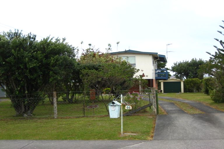 Photo of property in 44 Shakespear Road, Army Bay, Whangaparaoa, 0930