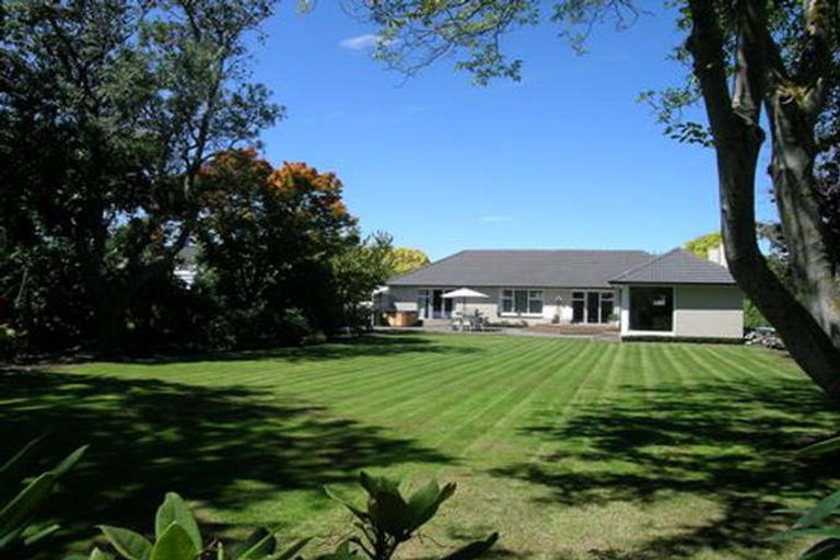 Photo of property in 80 Aorangi Road, Bryndwr, Christchurch, 8053