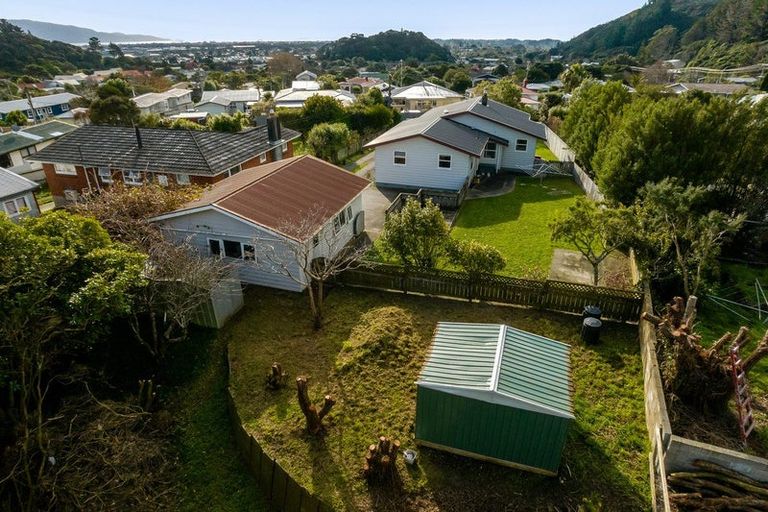 Photo of property in 102 Ruapehu Street, Paraparaumu, 5032