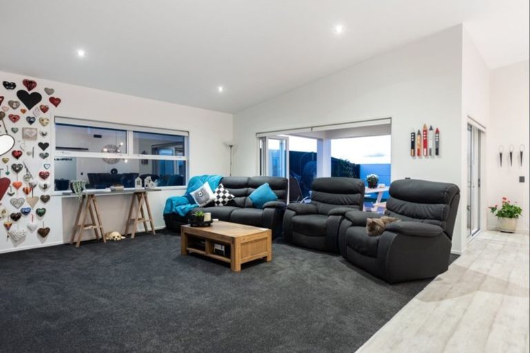 Photo of property in 141 Penetaka Heights, Pyes Pa, Tauranga, 3112